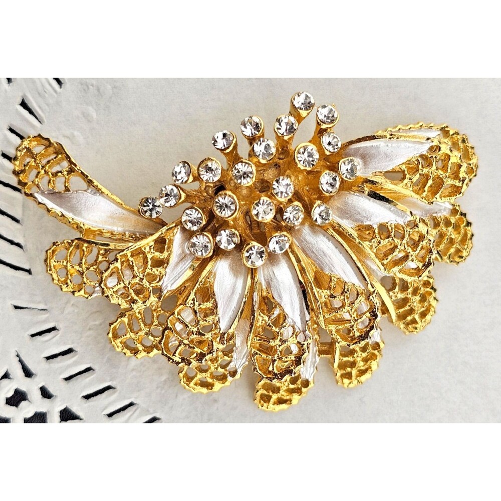 MCM 50s BSK ✨Rhinestone Cream Enamel Filigree Flower Spray Brooch Pin 2.5"